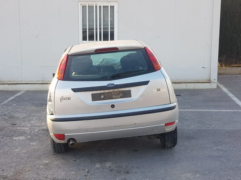 FORD FOCUS BERLINA (CAK) '2002 TREND GRIS