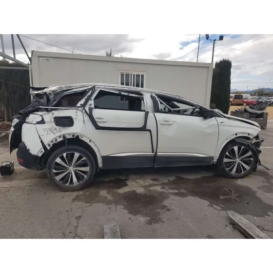 PEUGEOT 5008 '2018 GT BLANCO