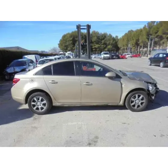 CHEVROLET CRUZE '2010 LS DORADO