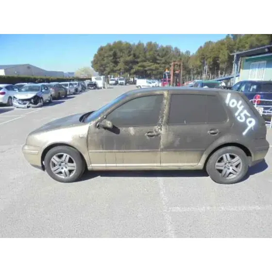 VOLKSWAGEN GOLF IV BERLINA (1J1) '2001 HIGHLINE DORADO