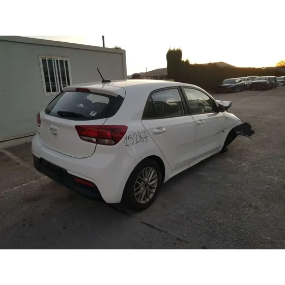 KIA RIO (YB) '2023 ATTRACT BLANCO