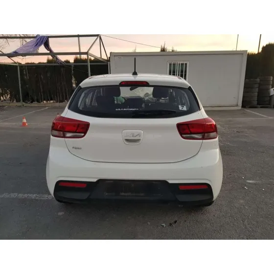 KIA RIO (YB) '2023 ATTRACT BLANCO
