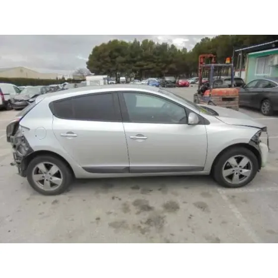 RENAULT MEGANE III BERLINA 5 P '2010 DYNAMIQUE GRIS