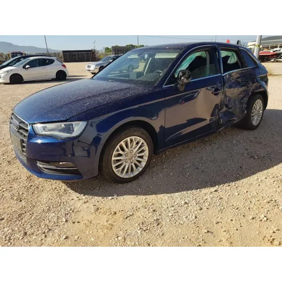 AUDI A3 SPORTBACK (8VA) '2013 AMBIENTE AZUL
