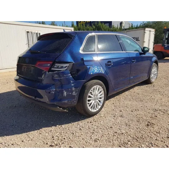 AUDI A3 SPORTBACK (8VA) '2013 AMBIENTE AZUL