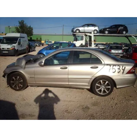 MERCEDES CLASE C (W203) BERLINA '2004 220 CDI (LA) (203.008) BEIG