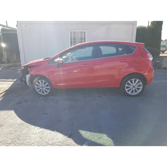 FORD FIESTA (CCN) '2017 TREND ROJO