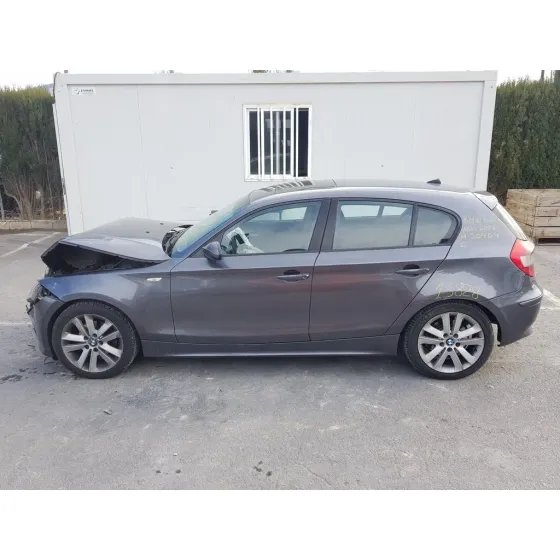 BMW SERIE 1 BERLINA (E81/E87) '2006 120D GRIS