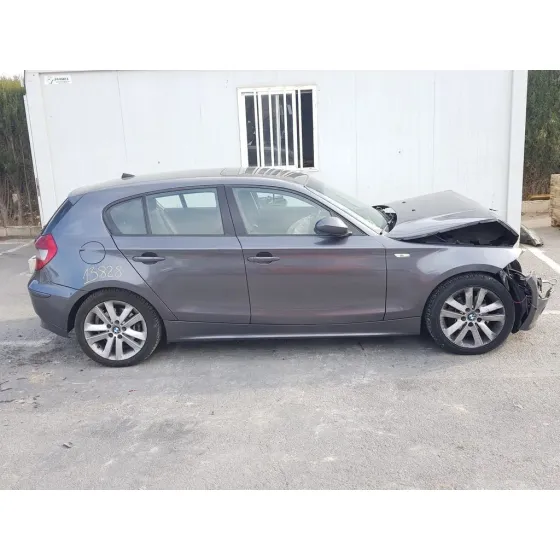 BMW SERIE 1 BERLINA (E81/E87) '2006 120D GRIS
