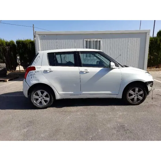 SUZUKI SWIFT BERLINA (MZ) '2009 GL (5-PTAS.) BLANCO