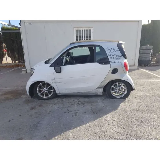 SMART FORTWO COUPE '2019 ELECTRIC DRIVE / EQ PULL&BEAR (453.391) BLANCO