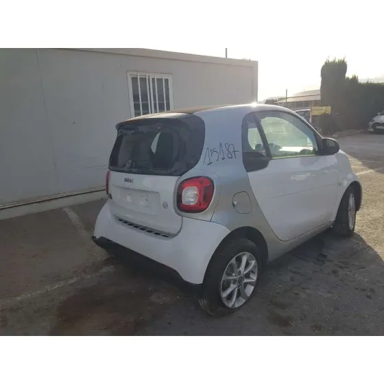 SMART FORTWO COUPE '2019 ELECTRIC DRIVE / EQ PULL&BEAR (453.391) BLANCO