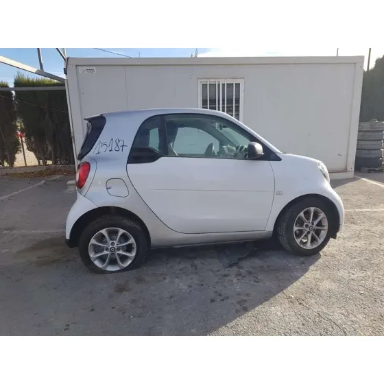 SMART FORTWO COUPE '2019 ELECTRIC DRIVE / EQ PULL&BEAR (453.391) BLANCO