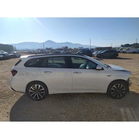 FIAT TIPO II (357) FAM '2018 LOUNGE BLANCO