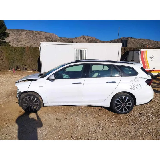 FIAT TIPO II (357) FAM '2018 LOUNGE BLANCO