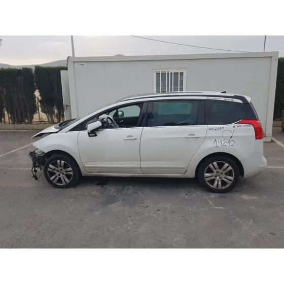 PEUGEOT 5008 '2011 PREMIUM BLANCO