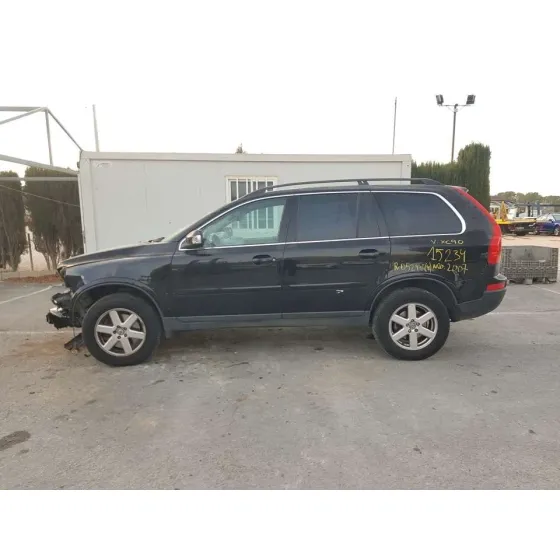 VOLVO XC90 '2007 D5 EXECUTIVE (7 ASIENTOS) (136KW) NEGRO
