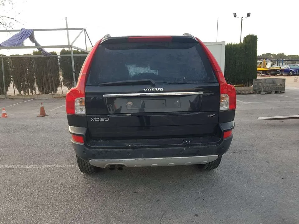 VOLVO XC90 '2007 D5 EXECUTIVE (7 ASIENTOS) (136KW) NEGRO