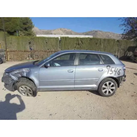 AUDI A3 SPORTBACK (8P) '2005 2.0 FSI AMBIENTE GRIS