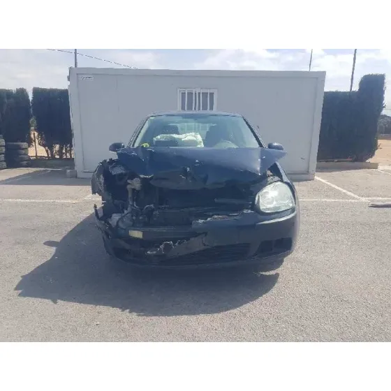 VOLKSWAGEN GOLF V BERLINA (1K1) '2004 TRENDLINE AZUL