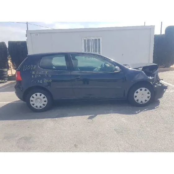 VOLKSWAGEN GOLF V BERLINA (1K1) '2004 TRENDLINE AZUL