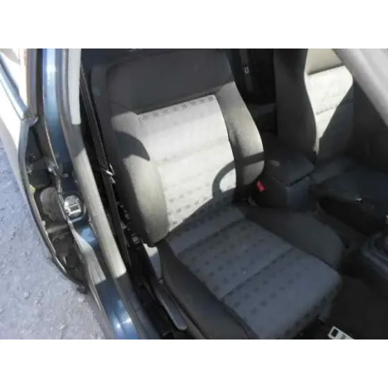 VOLKSWAGEN PASSAT BERLINA (3B3) '2002 TRENDLINE GRIS OSCURO