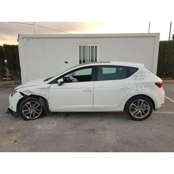 SEAT LEON (5F1) '2013 REFERENCE BLANCO