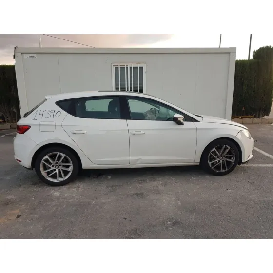 SEAT LEON (5F1) '2013 REFERENCE BLANCO