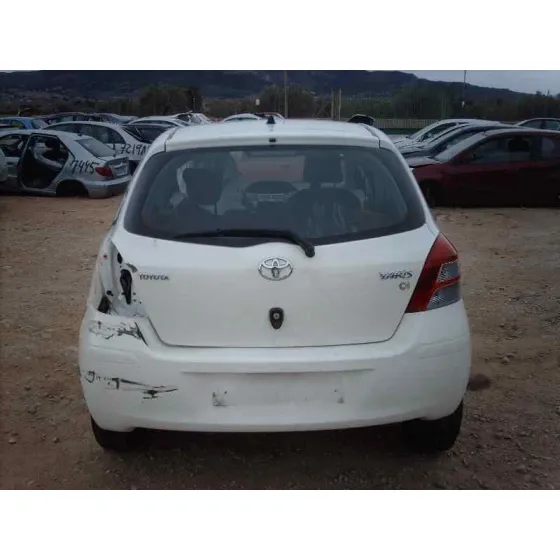 TOYOTA YARIS '2011 ACTIVE BLANCO