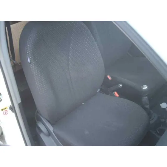 TOYOTA YARIS '2011 ACTIVE BLANCO