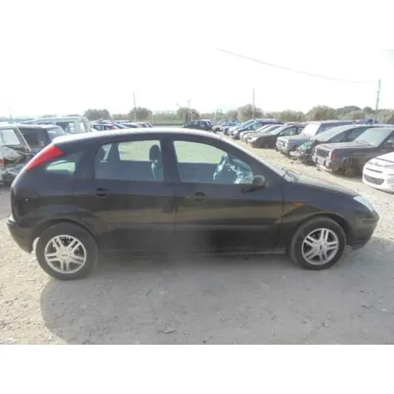 FORD FOCUS BERLINA (CAK) '2002 GHIA NEGRO
