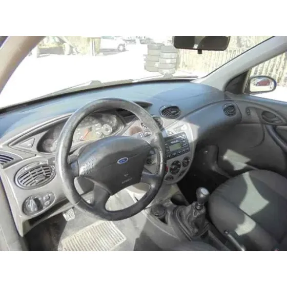 FORD FOCUS BERLINA (CAK) '2002 GHIA NEGRO