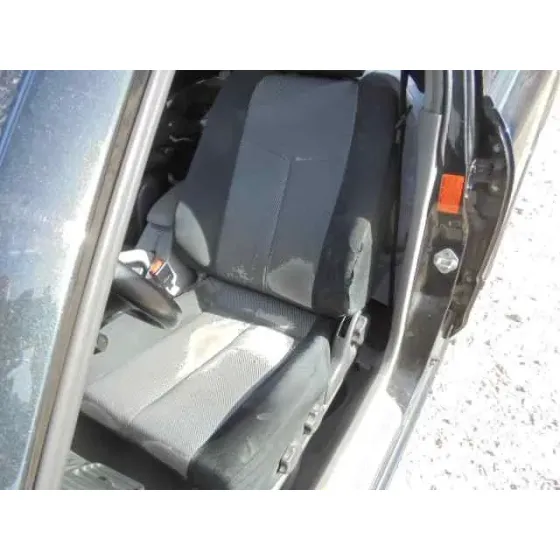 MAZDA 323 BERL. F/S (BJ) '2002 1.6 F COMFORT NEGRO