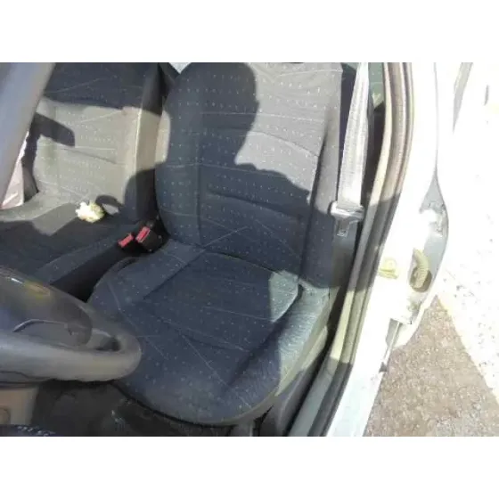 RENAULT CLIO II FASE II (B/CB0) '2001 ALIZE BLANCO