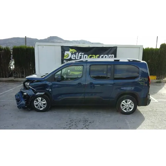 PEUGEOT RIFTER '2018 ACRISTALADA AZUL