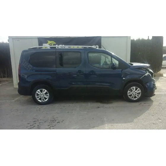PEUGEOT RIFTER '2018 ACRISTALADA AZUL