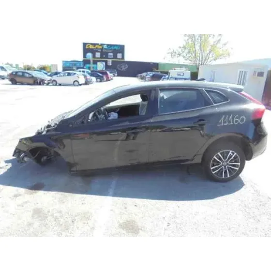VOLVO V40 '2017 INSCRIPTION NEGRO