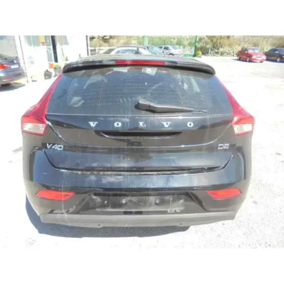 VOLVO V40 '2017 INSCRIPTION NEGRO
