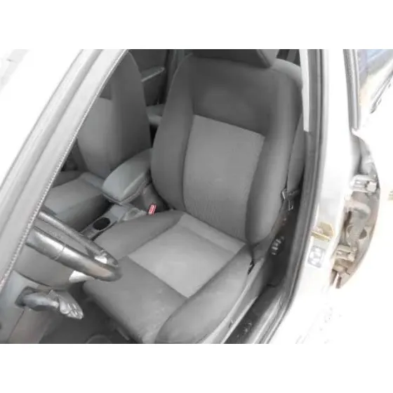 FORD MONDEO BERLINA (GE) '2001 AMBIENTE GRIS