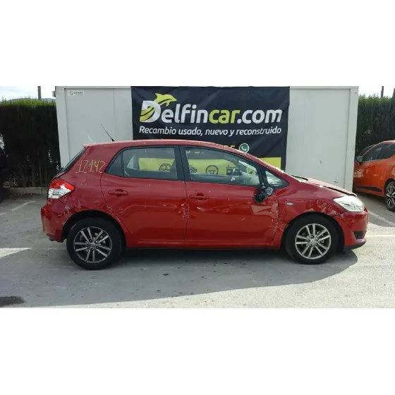 TOYOTA AURIS '2009 BASICO ROJO