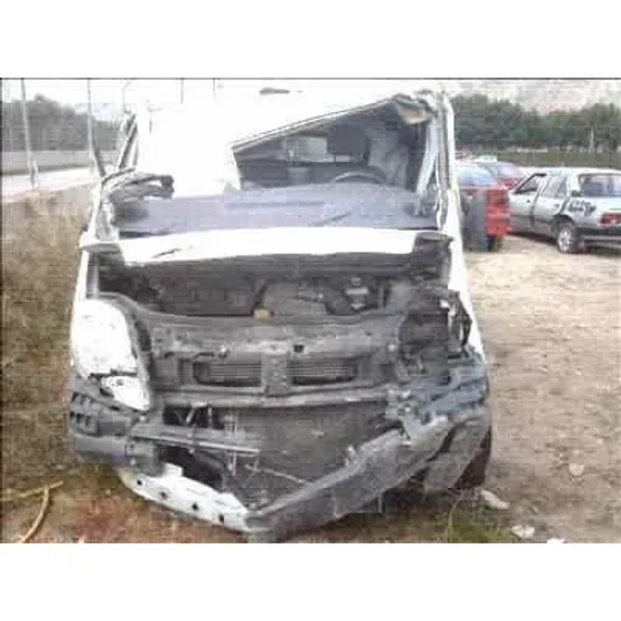 RENAULT TRAFIC CAJA CERRADA (AB 4.01) '2001 2.0 DCI DIESEL CAT BLANCO