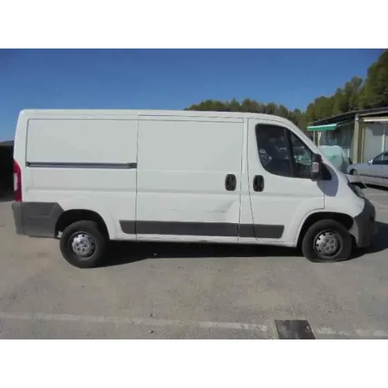 PEUGEOT BOXER FURGON '2018 330 L1H1 KOMFORT BLUEHDI 130 BLANCO