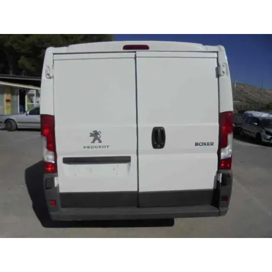 PEUGEOT BOXER FURGON '2018 330 L1H1 KOMFORT BLUEHDI 130 BLANCO