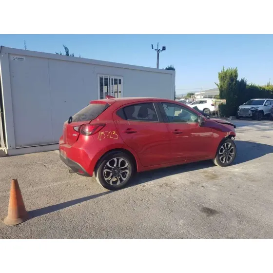 MAZDA 2 LIM. () '2018 ORIGIN ROJO