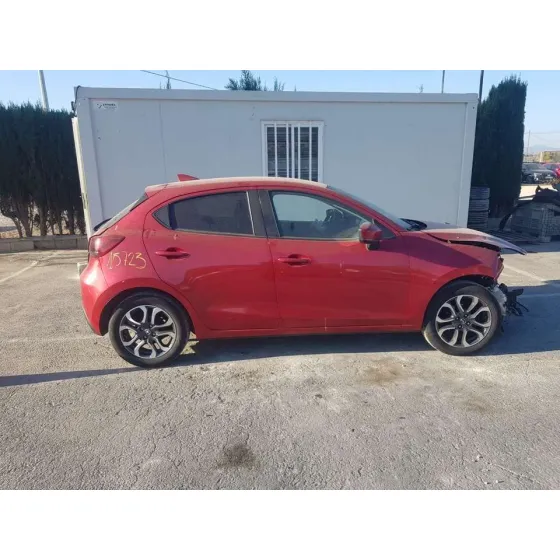 MAZDA 2 LIM. () '2018 ORIGIN ROJO