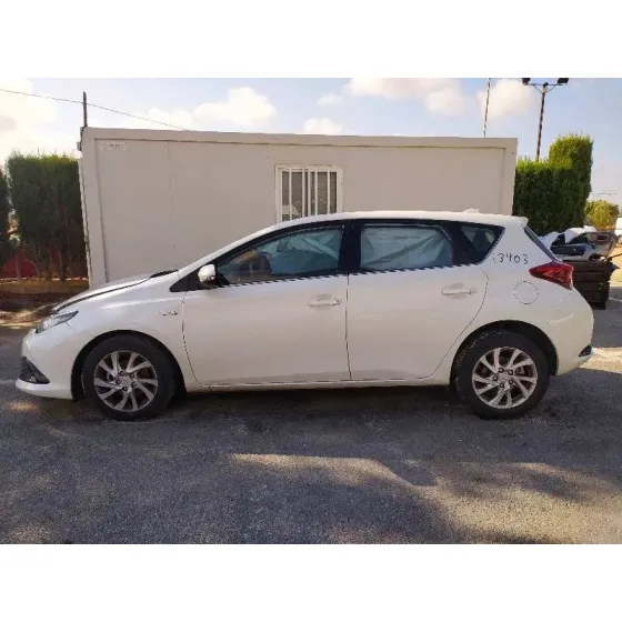 TOYOTA AURIS '2015 HYBRID ACTIVE BLANCO