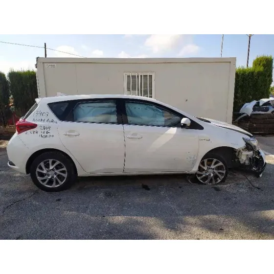 TOYOTA AURIS '2015 HYBRID ACTIVE BLANCO