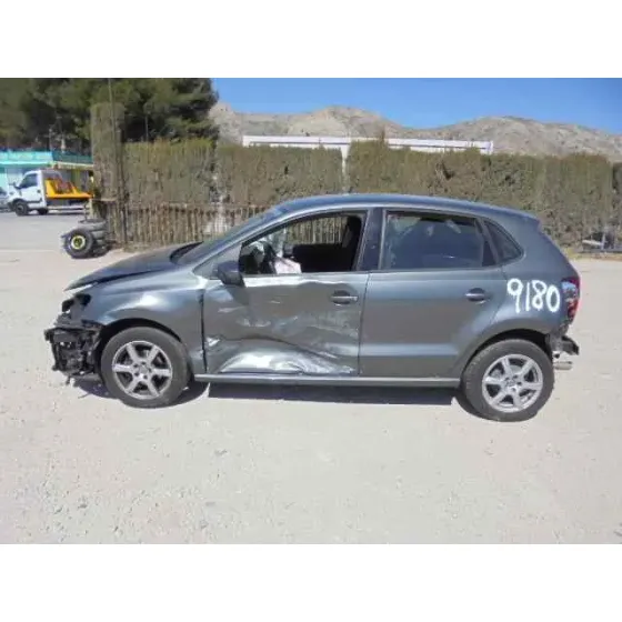 VOLKSWAGEN POLO (6R1) '2011 ADVANCE GRIS OSCURO