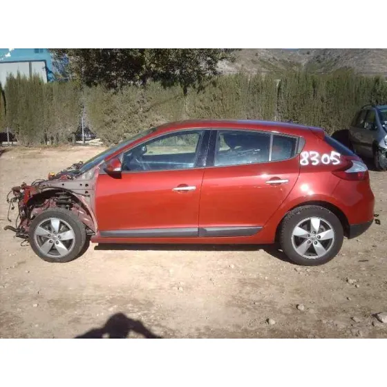RENAULT MEGANE III BERLINA 5 P '2010 DYNAMIQUE GRANATE