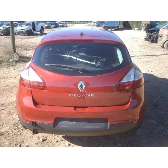 RENAULT MEGANE III BERLINA 5 P '2010 DYNAMIQUE GRANATE